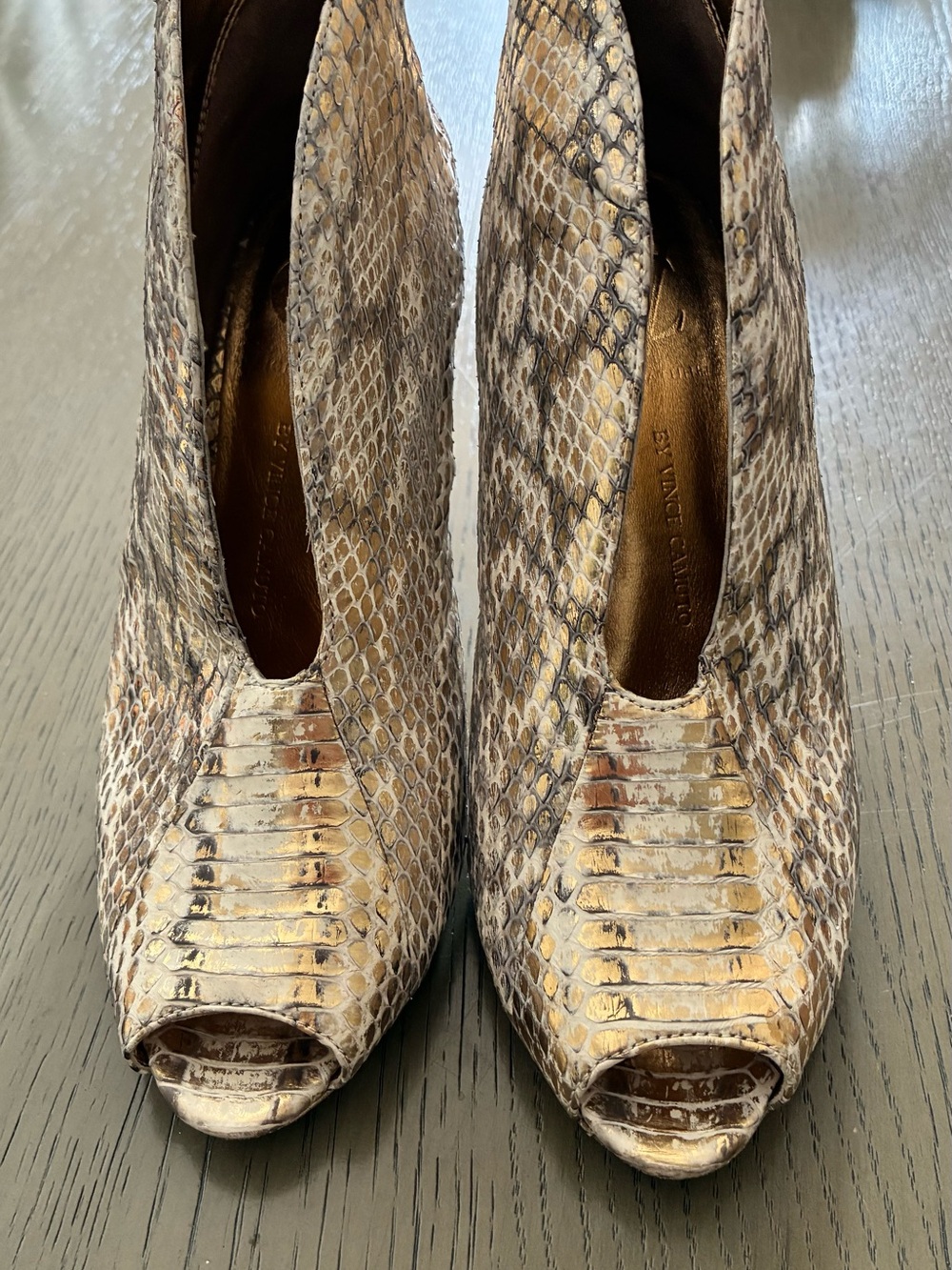 VC signature by Vincent Canuto Snake-Embossed Peep Toe Heels in Beige golden